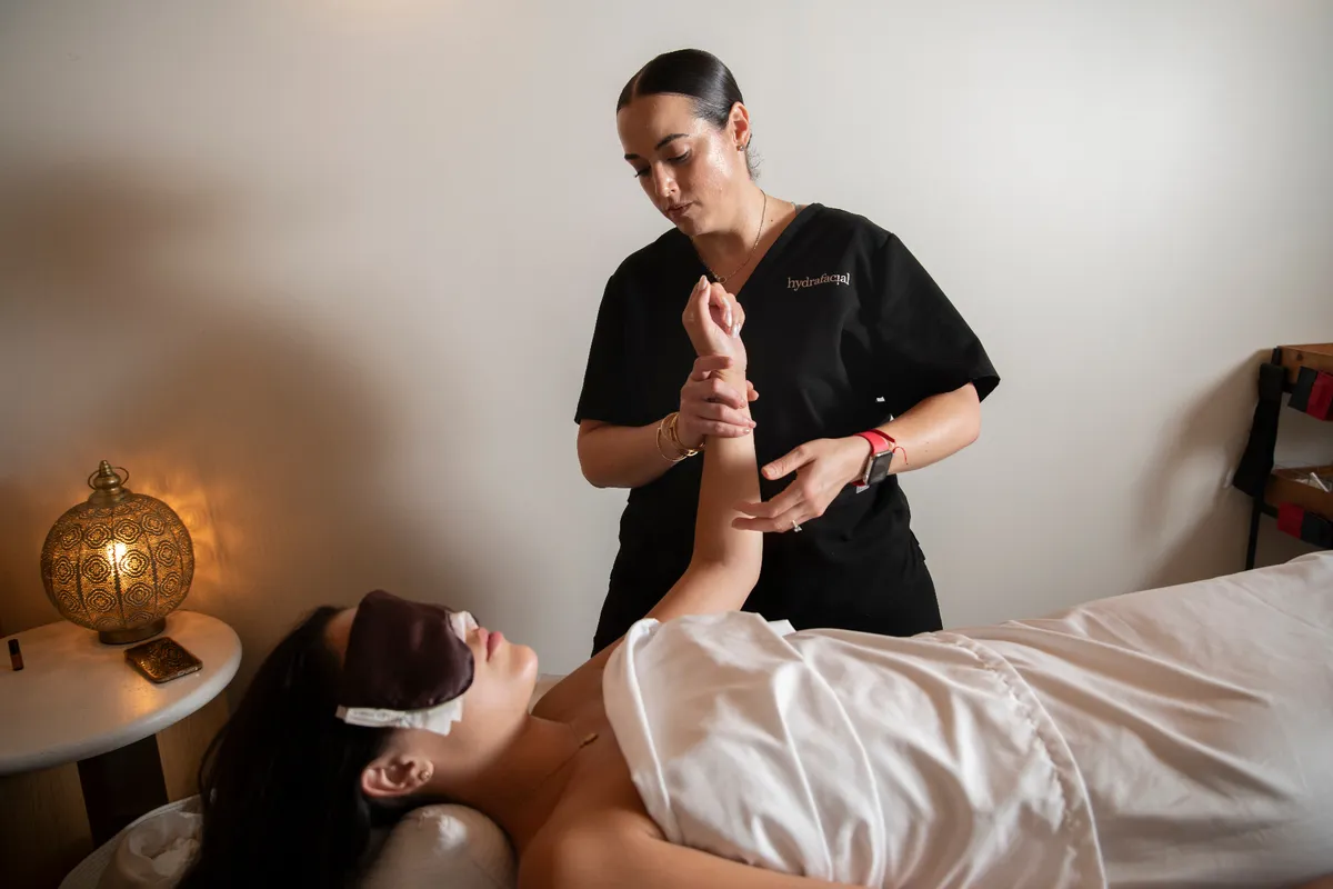 Lymphatic drainage therapy session at Lua Wellness Center San Diego